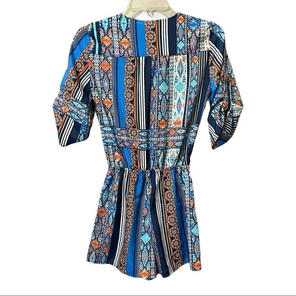 𝅺BRIGHT boho print roll tab sleeve, button romper. - Picture 2 of 9
